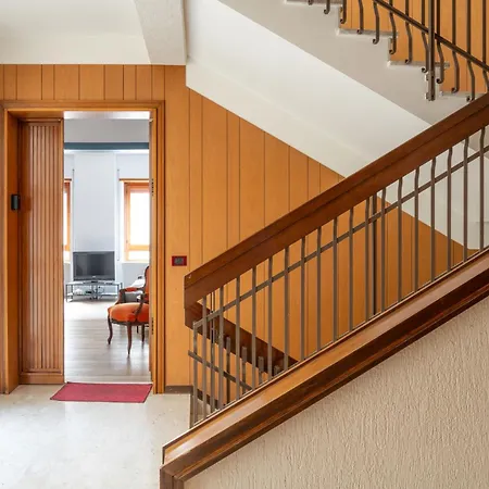 Quieta 6 - Renovated 70s Apt *