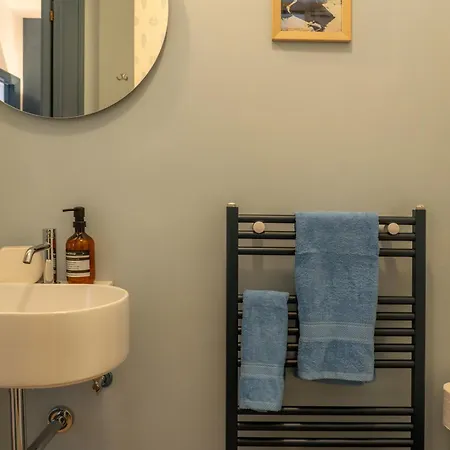 Apartamento Quieta 6 - Renovated 70s Apt